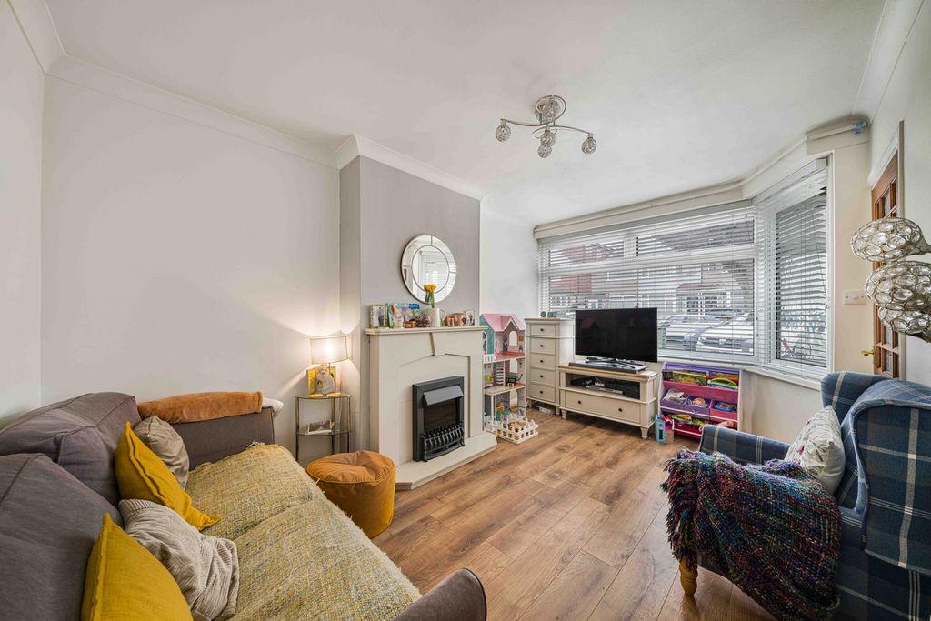 Property photo 2 of 19