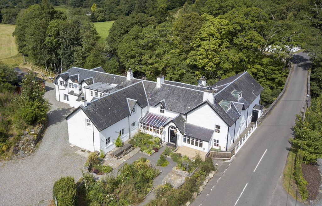 Property photo 1 of 30