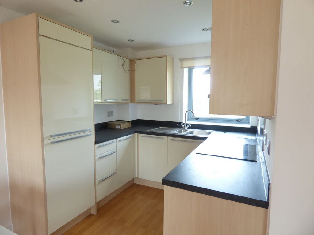 Property photo 3 of 7 Kitchen