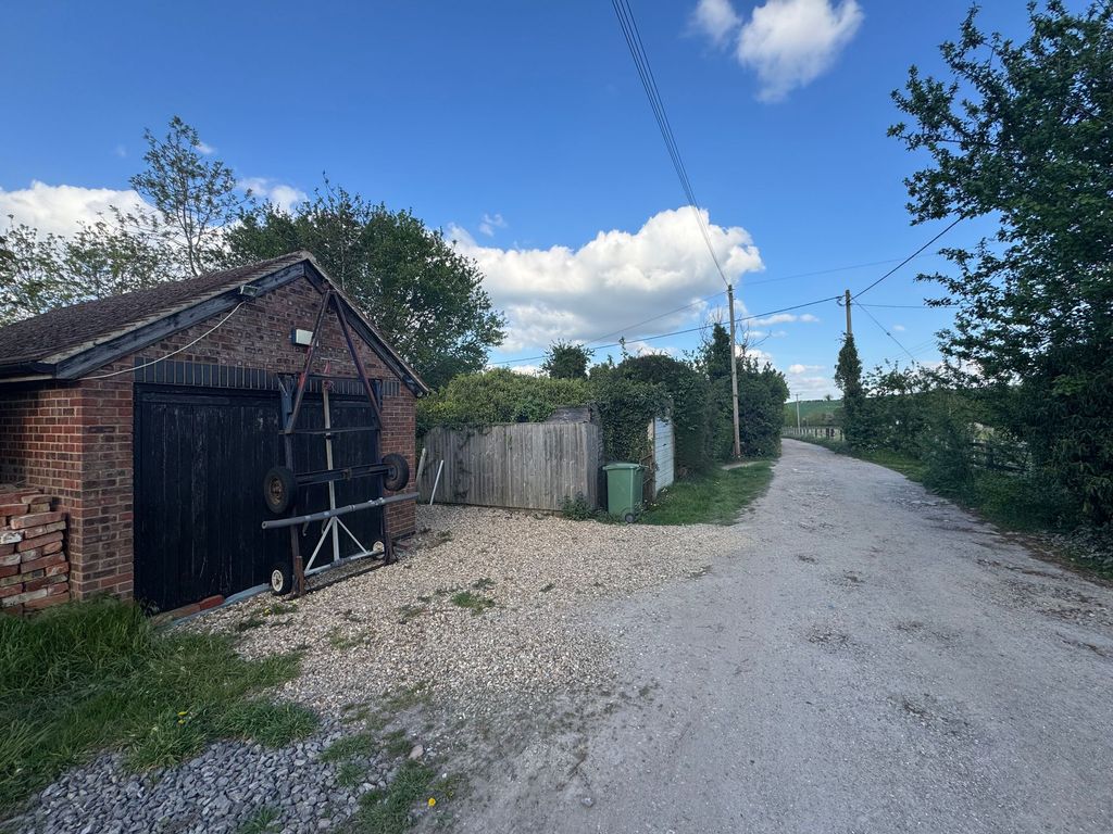 Property photo 2 of 4