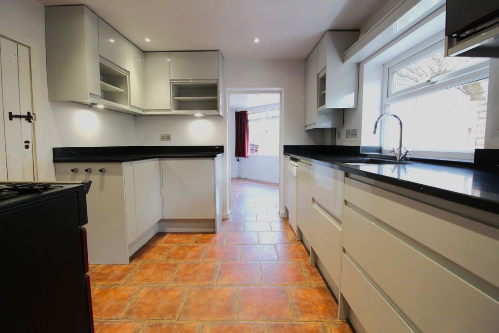Property photo 2 of 24 Kitchen
