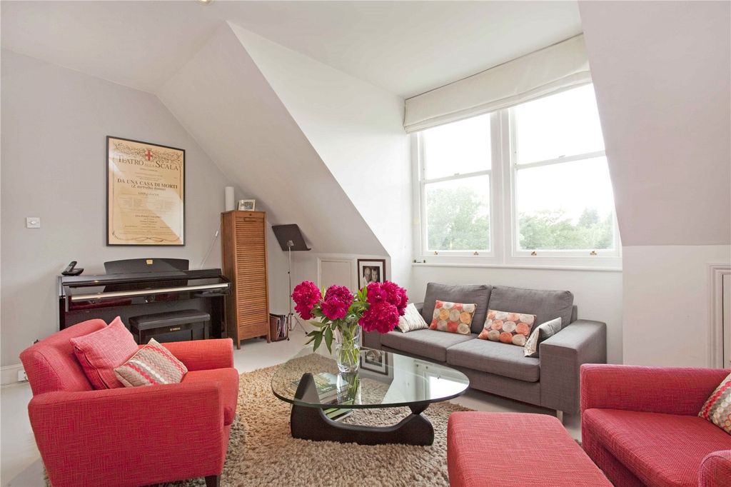 Property photo 2 of 18 Picture No. 30