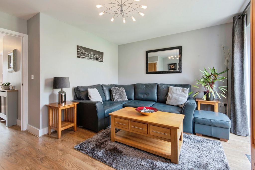 Property photo 2 of 19 Pbox-Img.Jpg