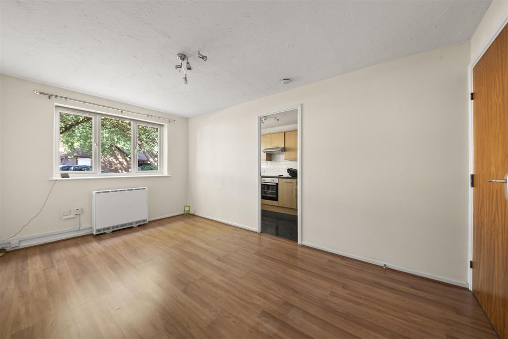 Property photo 3 of 8