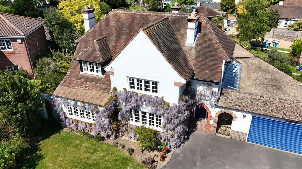 Property photo 2 of 42