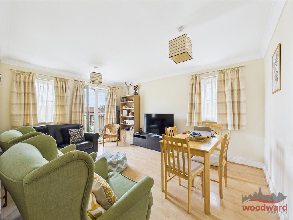 Property photo 2 of 9 Cam01320G0-Pr0347-Still022.Jpg