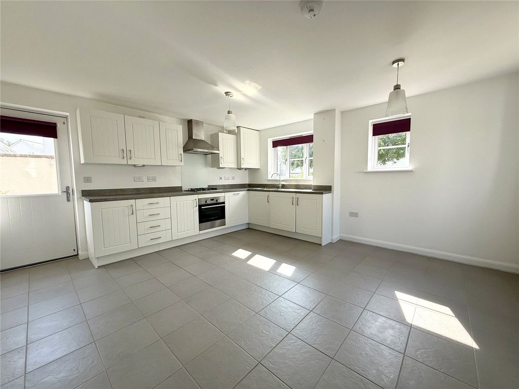 Property photo 2 of 15 Picture No. 02