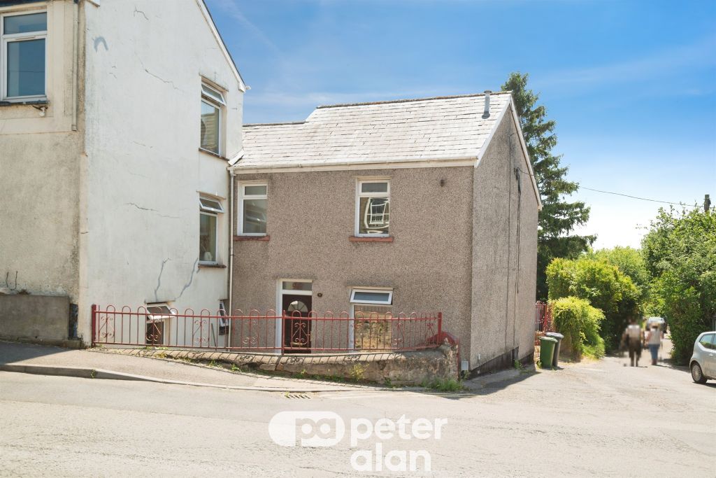 Property photo 1 of 32