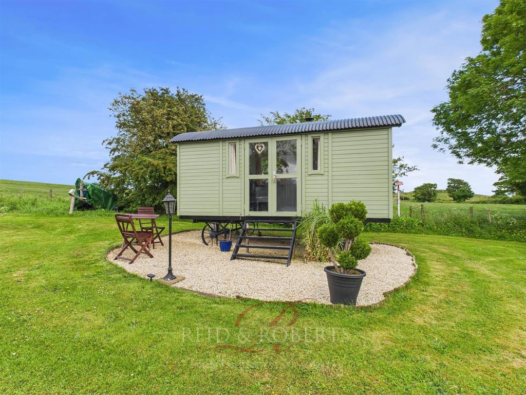 Property photo 2 of 40 Cam04884G0-Pr0056-Still010.Jpg