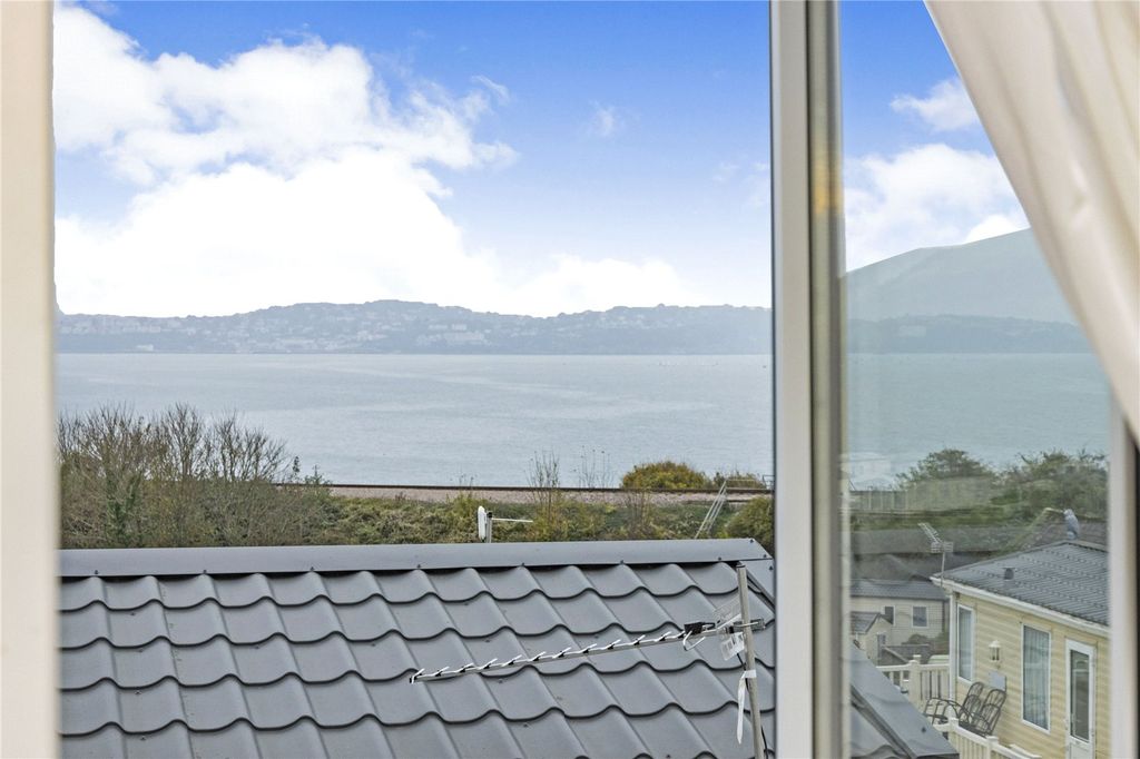 Property photo 3 of 17 Picture No. 02