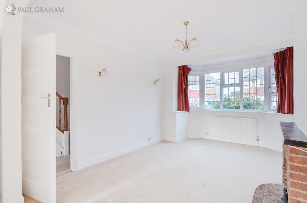 Property photo 2 of 19 02A9Ae9E-A24E-4911-8274-847138474A4F