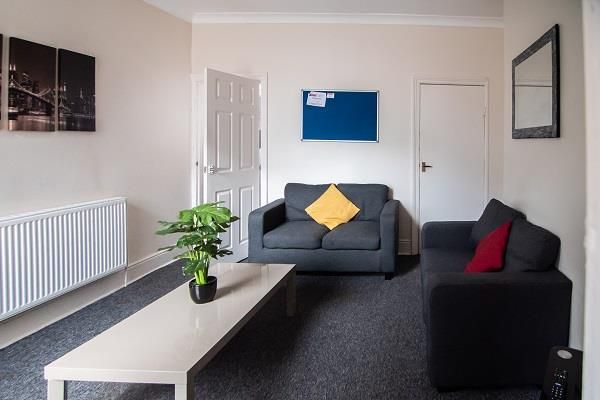 Property photo 2 of 14 6_Harland_Rd_Student_Properties_Lounge.Jpg