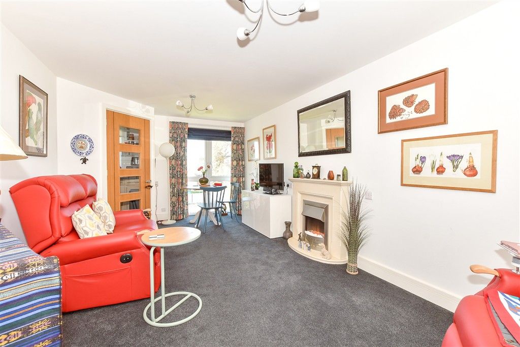 Property photo 2 of 7 Lounge