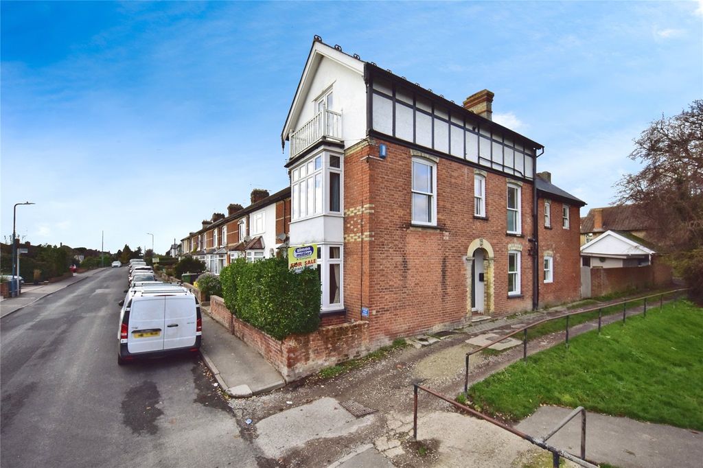 Property photo 1 of 21 External