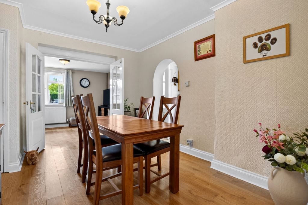 Property photo 3 of 21 Dining Room