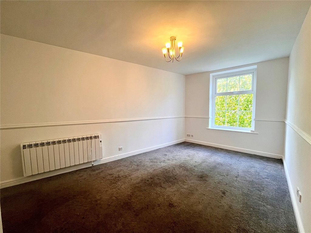 Property photo 3 of 17 Picture No. 10