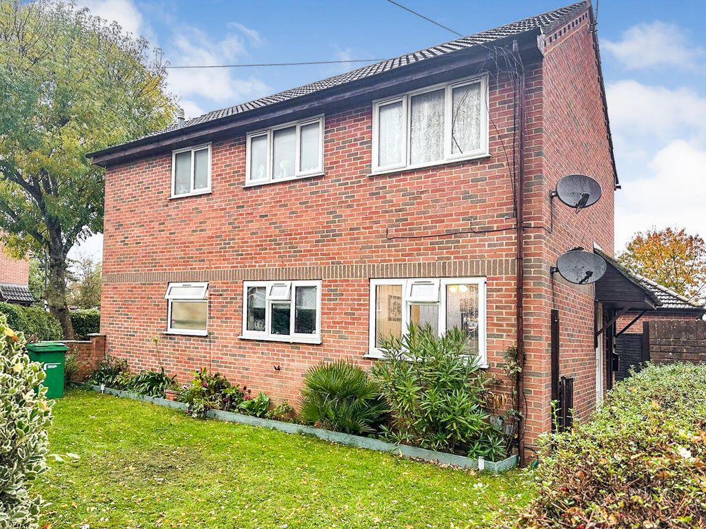 Property photo 2 of 15 Front (Exterior)