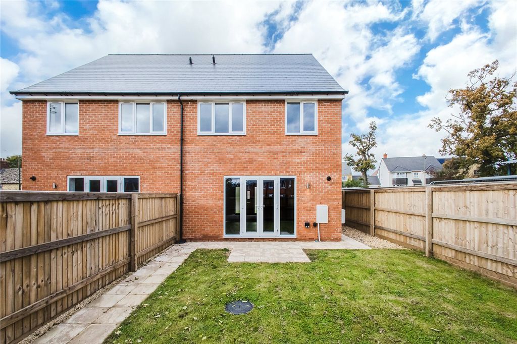 Property photo 2 of 15 Picture No. 18