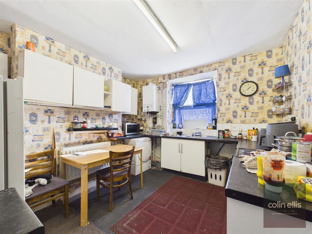 Property photo 3 of 10 Cam05075G0-Pr0456-Still004.Jpg