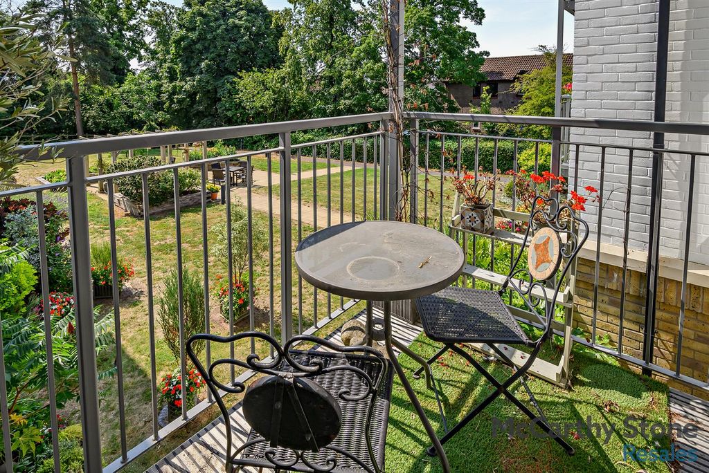 Property photo 2 of 20 Balcony