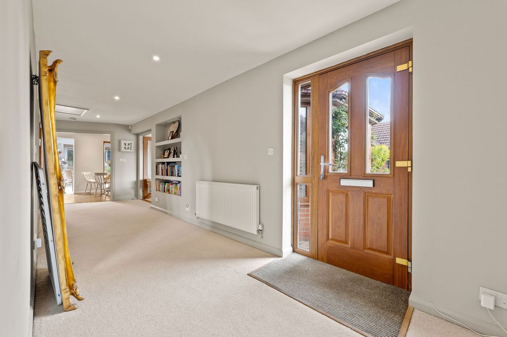 Property photo 2 of 38