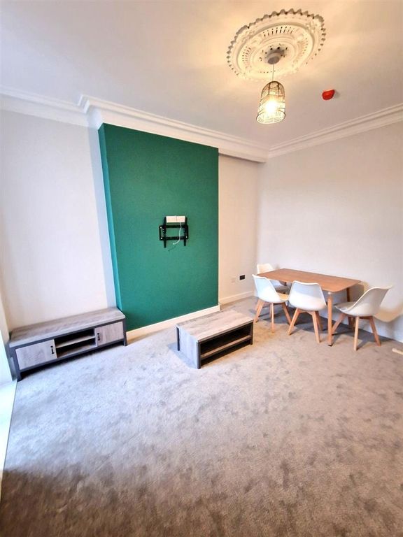 Property photo 2 of 9 Lounge.Jpg