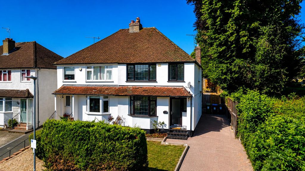 Property photo 1 of 17 16.Png