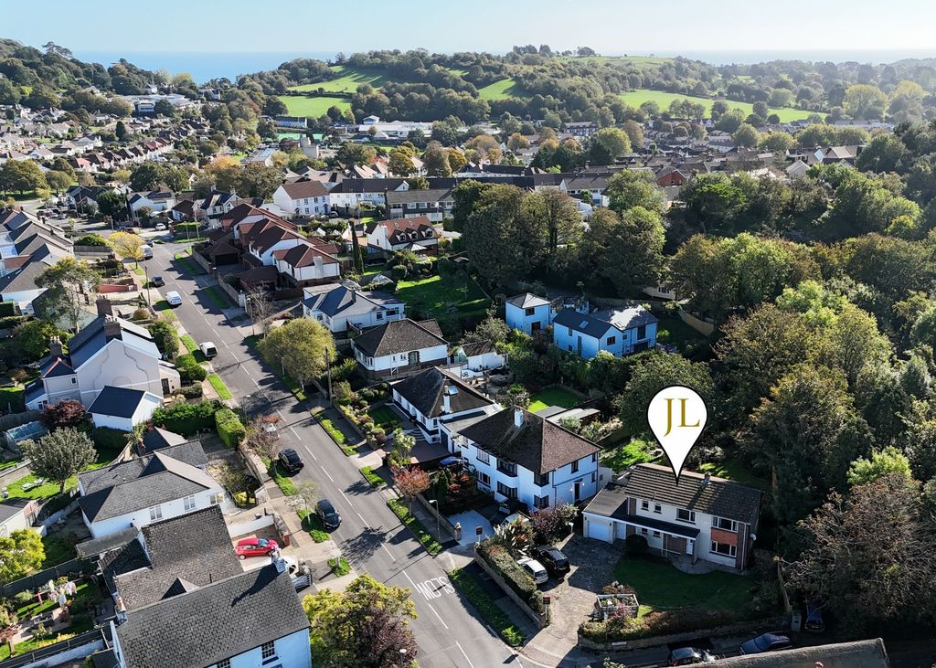 Property photo 1 of 30