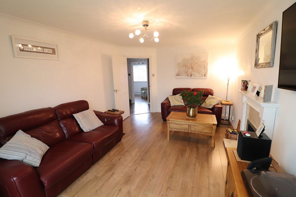 Property photo 3 of 23 Picture No. 20