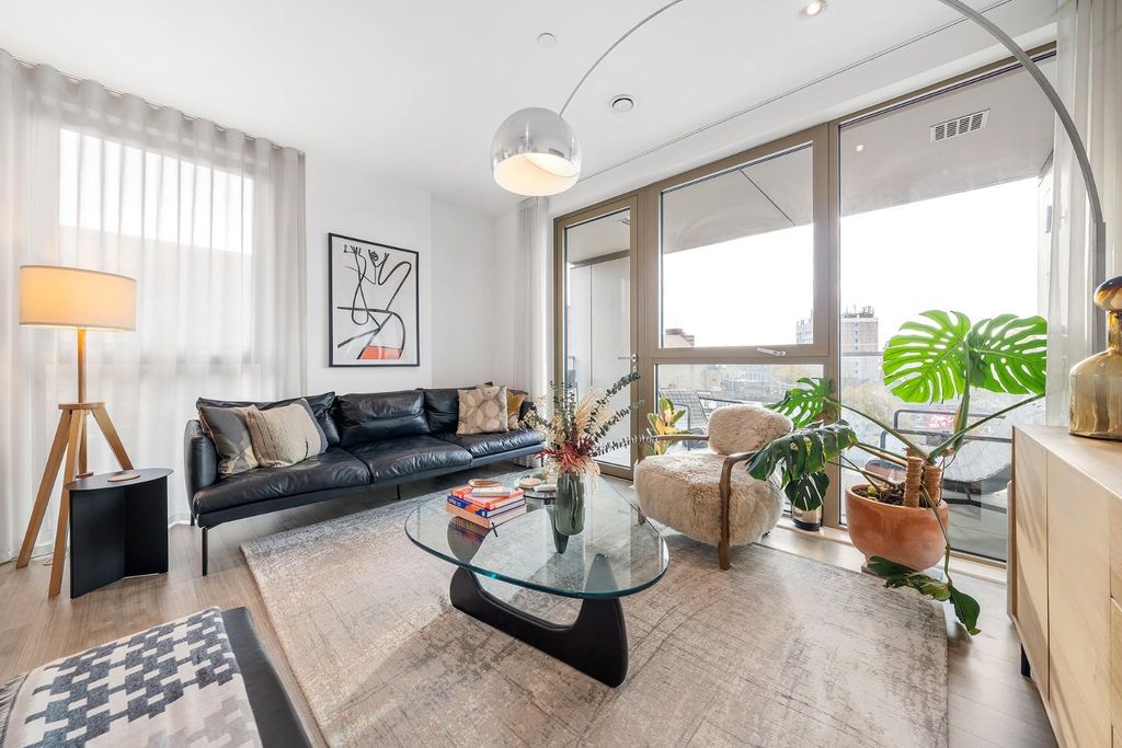 Property photo 1 of 17 Reception (5).Jpg