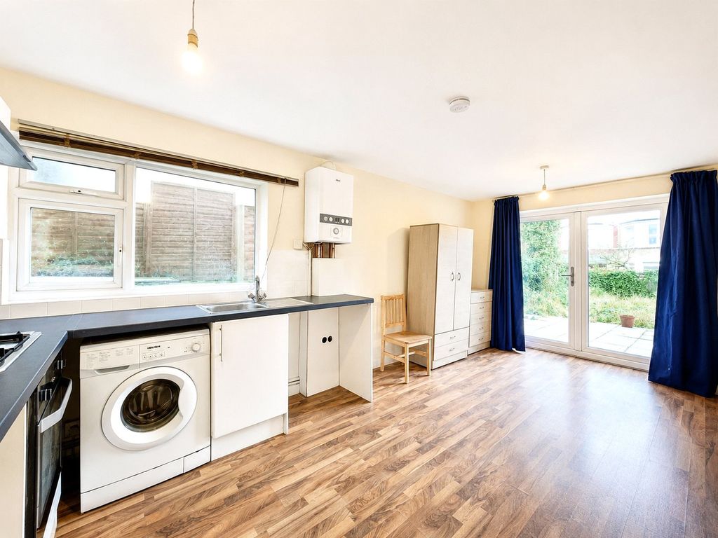 Property photo 1 of 6 Picture No. 09