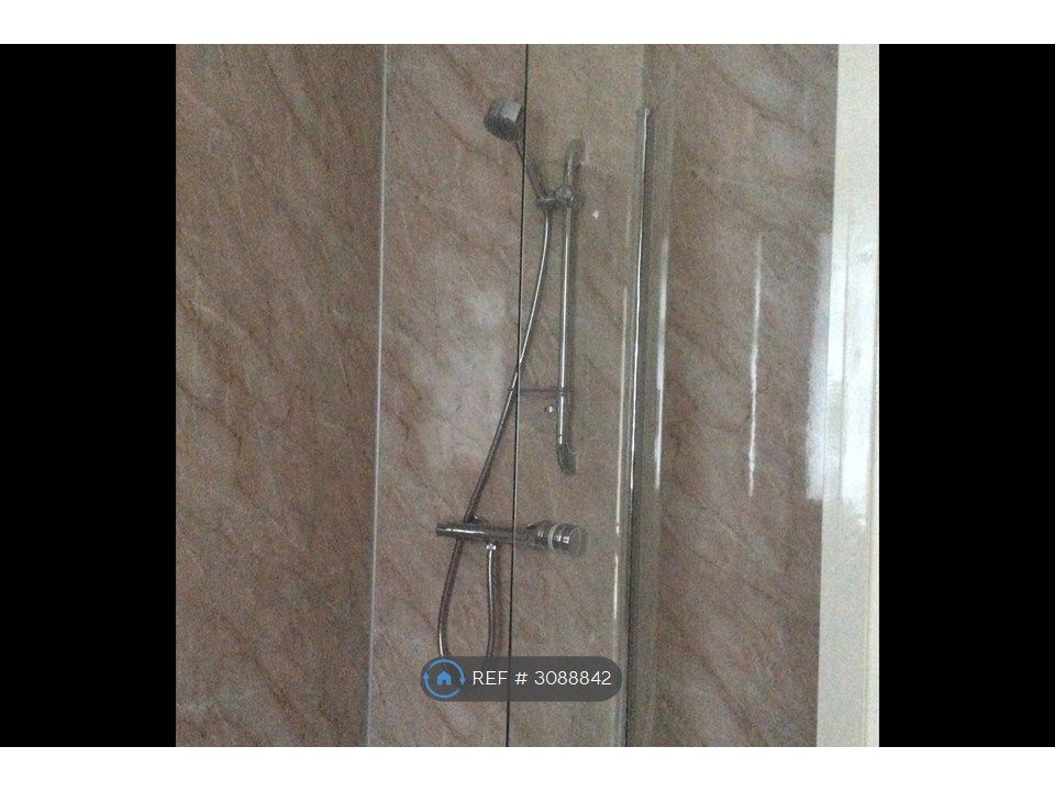 Property photo 3 of 15 Shower Above Bath