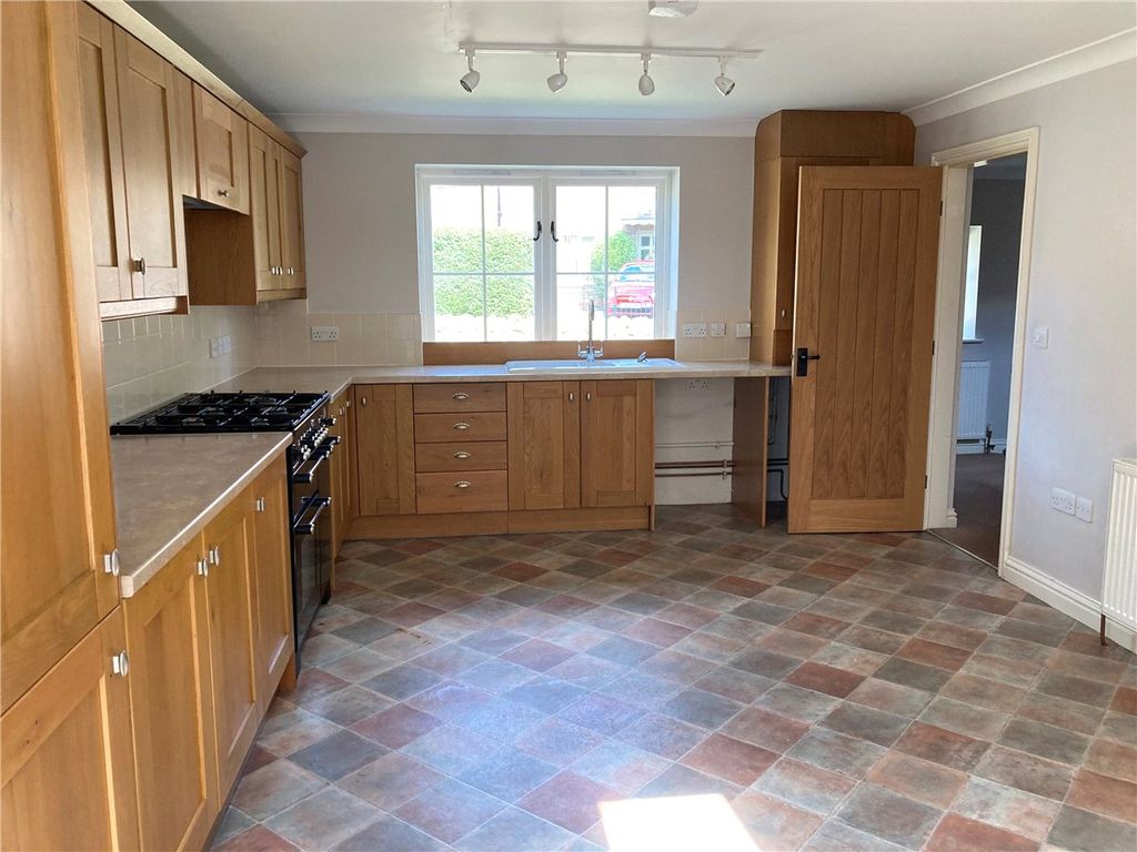 Property photo 2 of 7 Picture No. 21