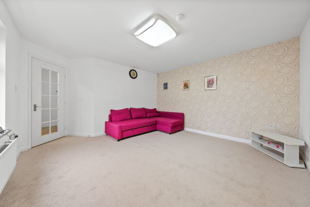 Property photo 3 of 34 Dsc00275