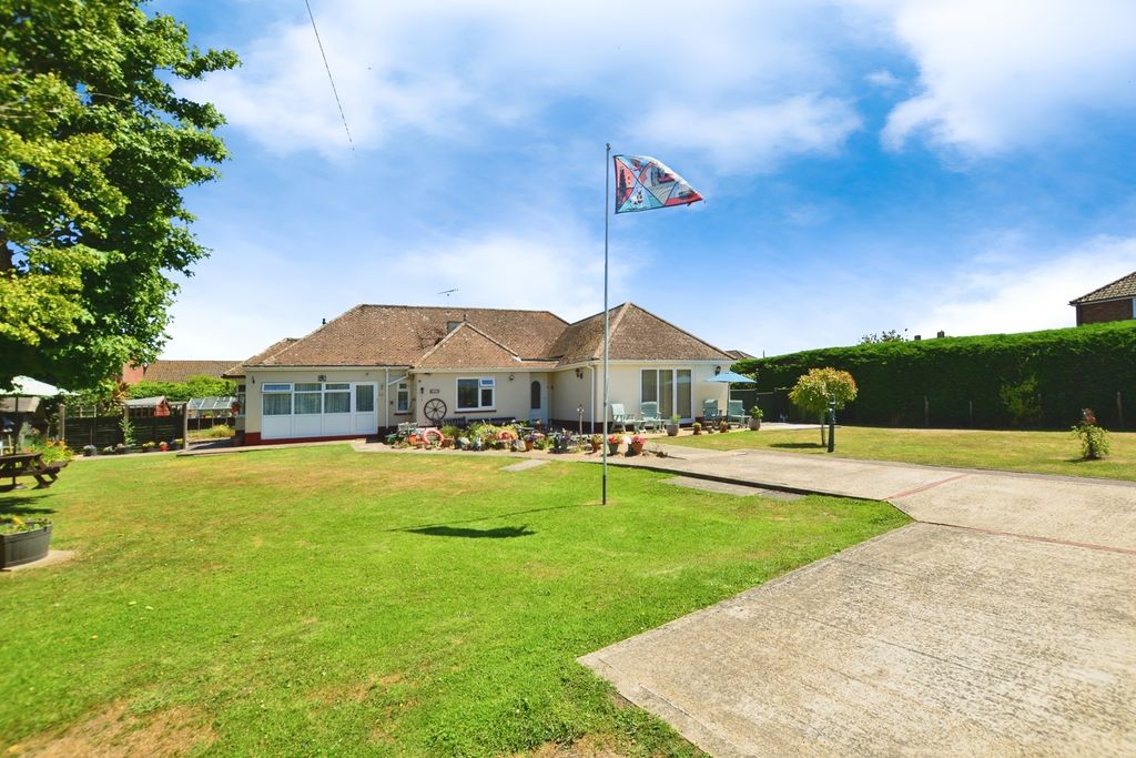 Property photo 1 of 17 Photo
