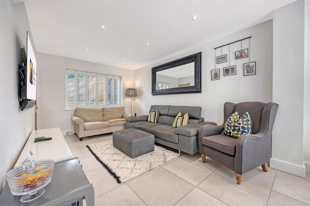 Property photo 3 of 40