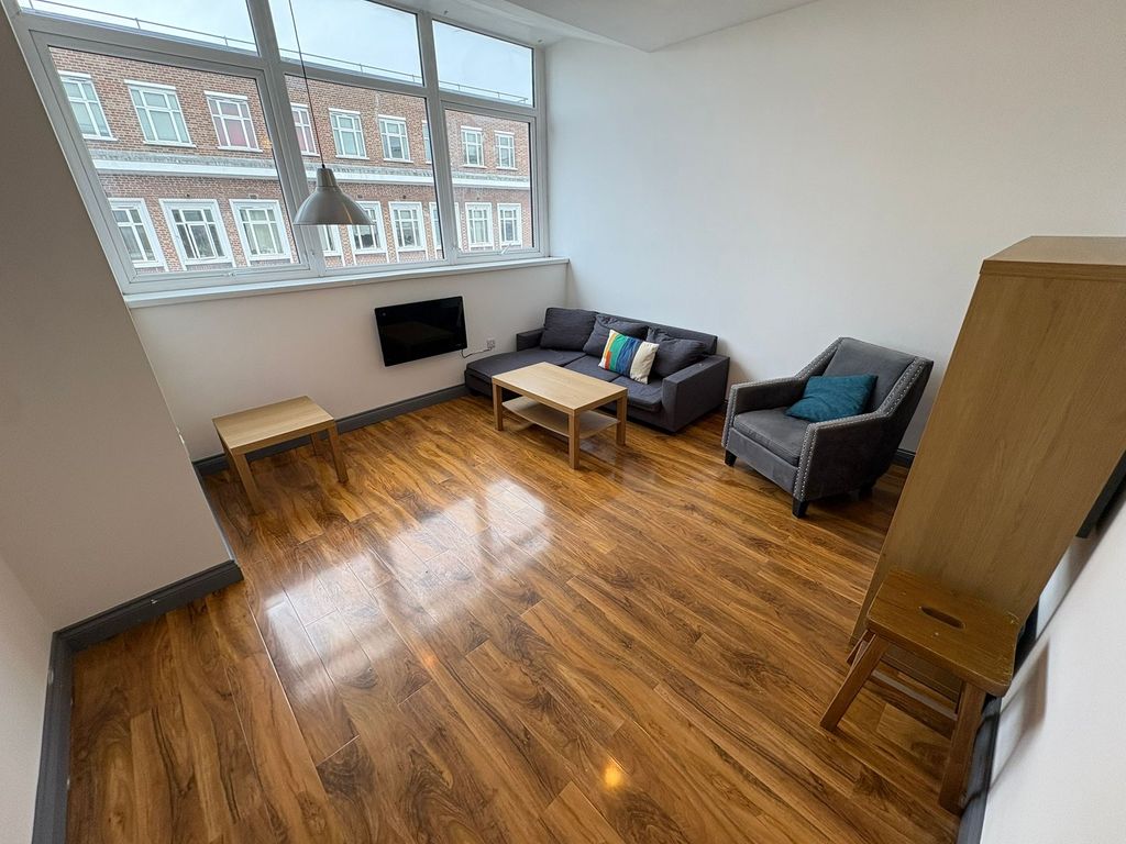 Property photo 3 of 6