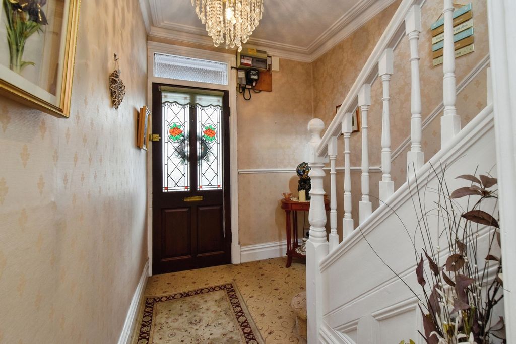 Property photo 2 of 18 Pbox-Img.Jpg
