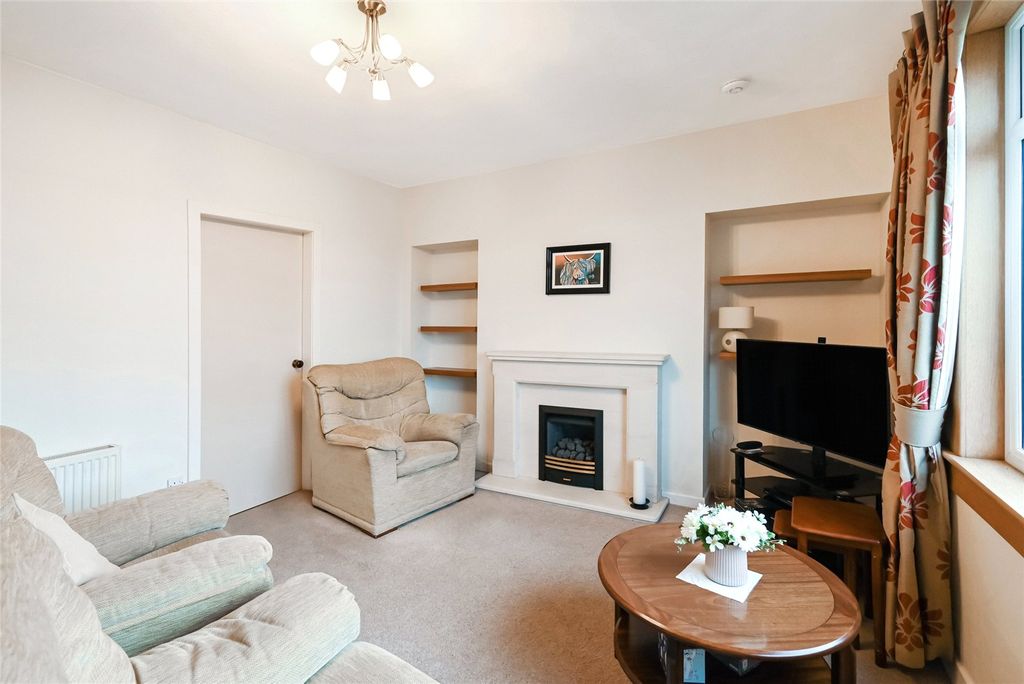 Property photo 3 of 21 Picture No. 06