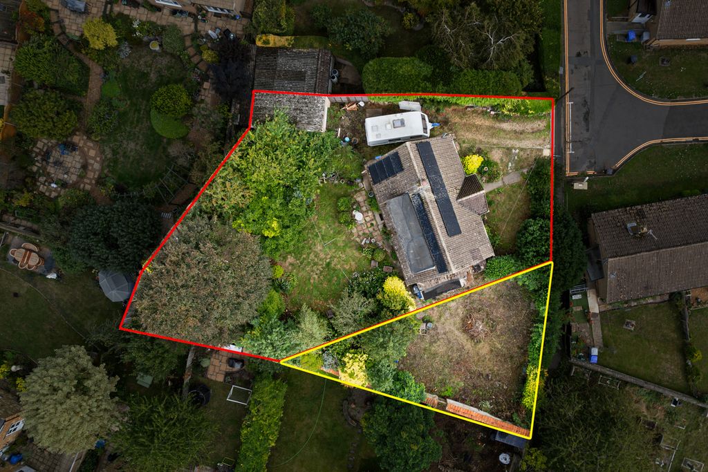 Property photo 2 of 35