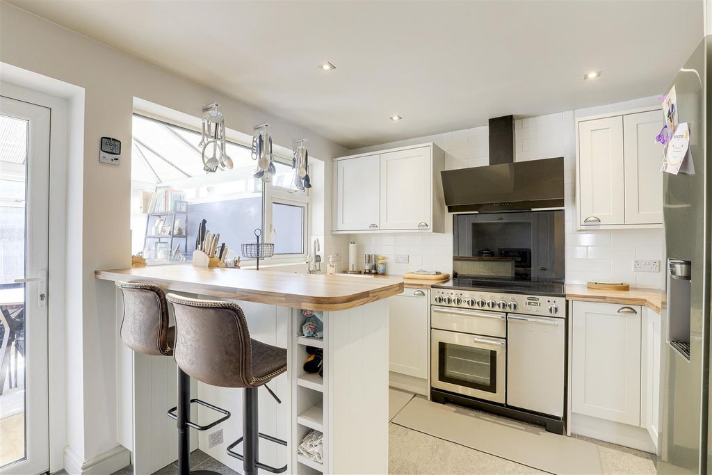 Property photo 2 of 16 9622.Jpg