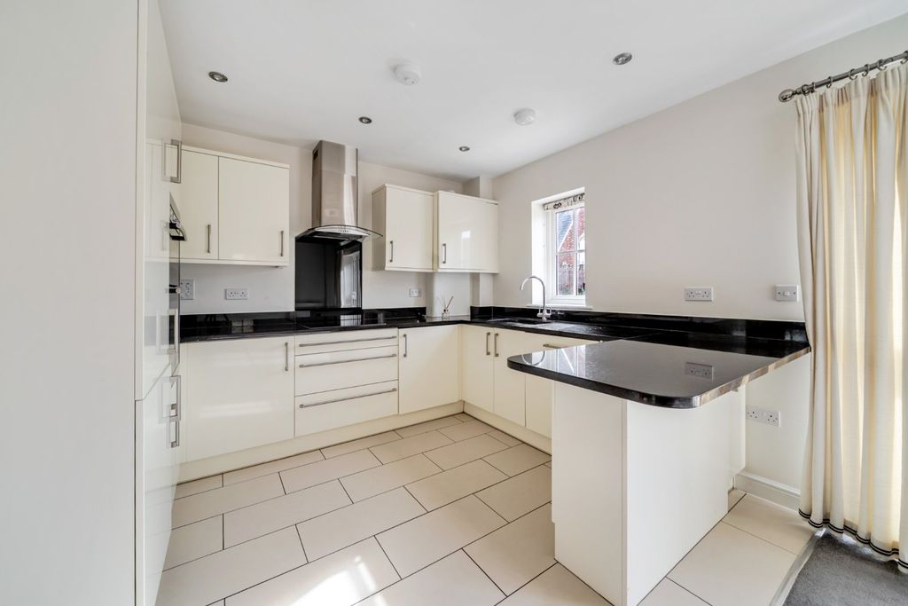 Property photo 2 of 17 Picture No. 19