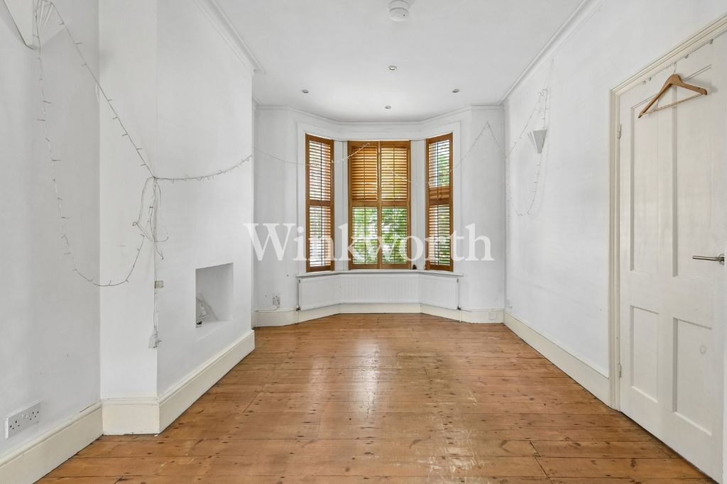 Property photo 3 of 24 Picture No. 35