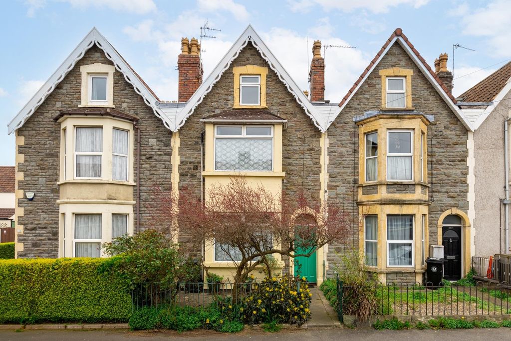 Property photo 2 of 27 241 Forest Road-30.Jpg