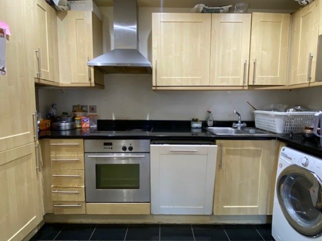 Property photo 2 of 7 Kitchen
