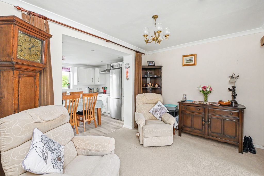 Property photo 3 of 18