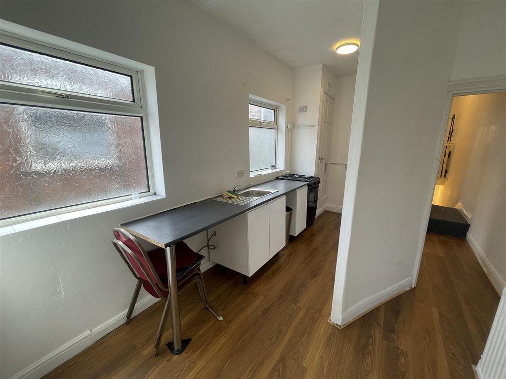 Property photo 2 of 7 Kitchen Diner