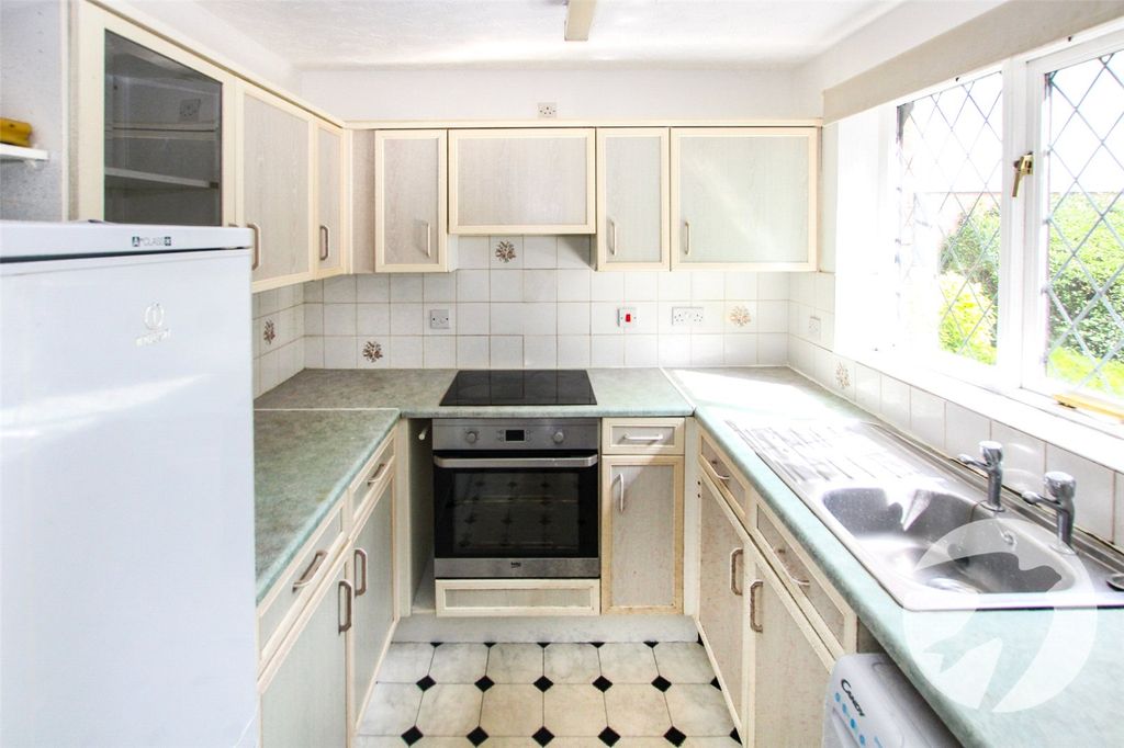 Property photo 3 of 8 Picture No. 06