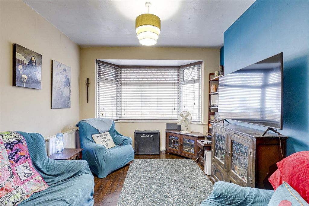 Property photo 2 of 17 4566.Jpg