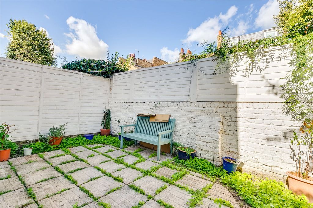 Property photo 2 of 5